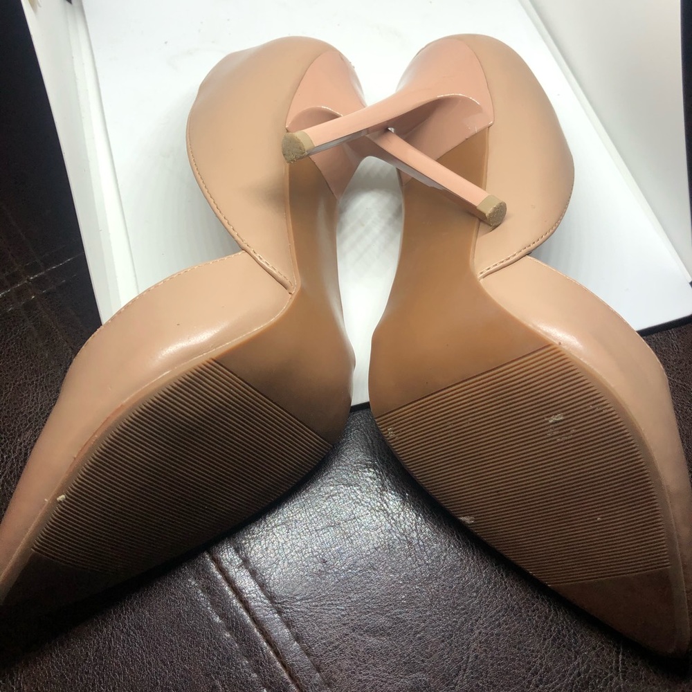 Ladies Tan Heels - Picture 3 of 3